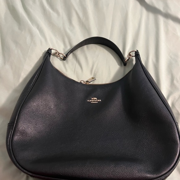 COACH Vintage Leather Shoulder Bag ** Smoke & Pet free home** - Picture 1 of 12